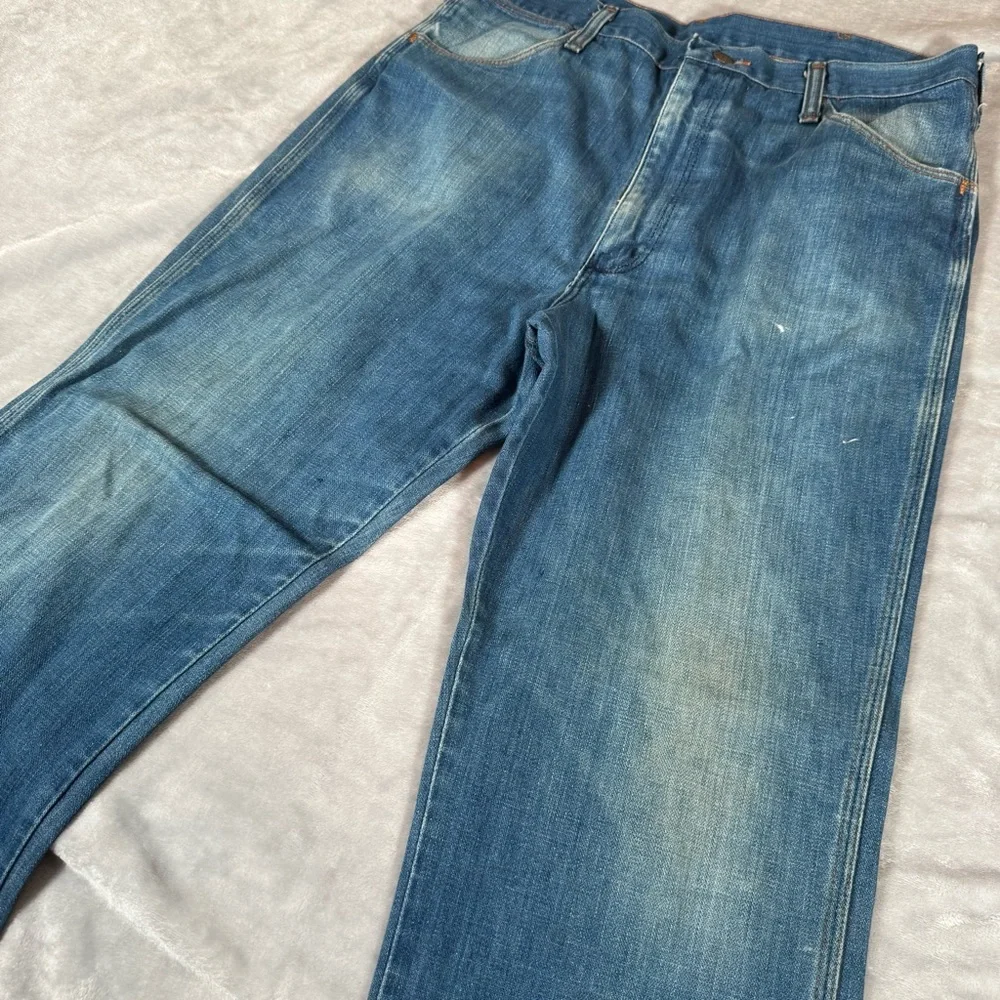 Wrangler one leg